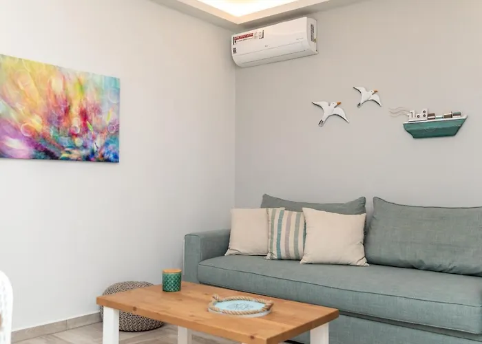 Harmony Beach House - 100 Steps From The Sea *