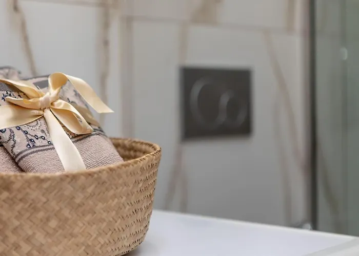 Harmony Beach House - 100 Steps From The Sea *