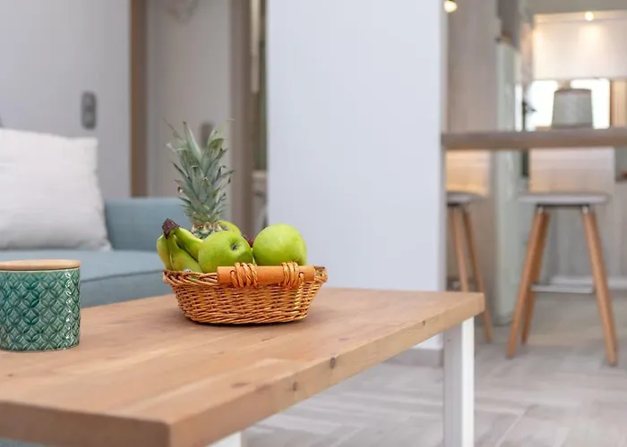 Harmony Beach House - 100 Steps From The Sea شقة *