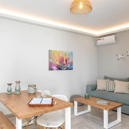 Harmony House - 100 Steps From The Sea דירה *
