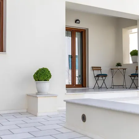 100 Steps - Harmony Apartment