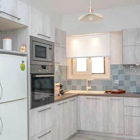 100 Steps - Harmony Apartment *