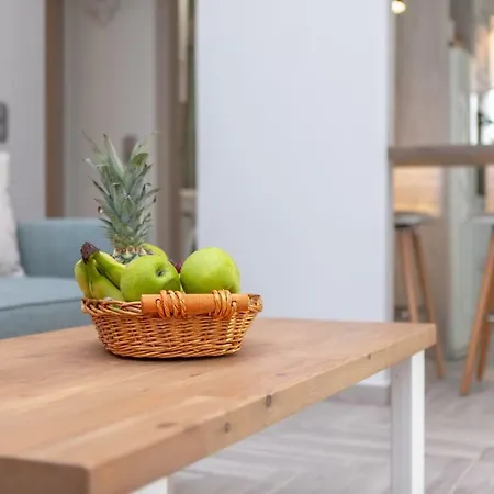 100 Steps - Harmony Apartment *