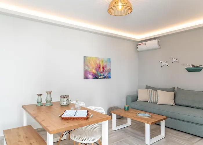 Harmony Beach House - 100 Steps From The Sea Apartamento *