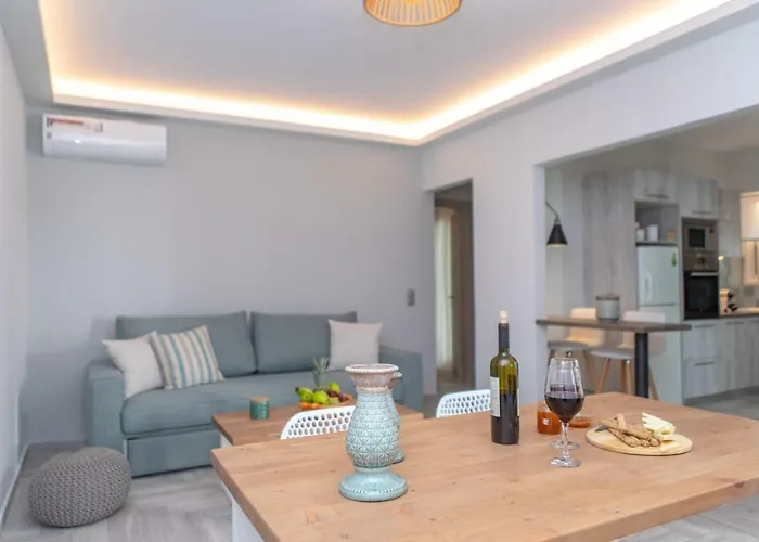 Harmony Beach House - 100 Steps From The Sea Apartamento